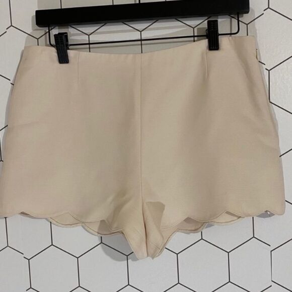 Valentino Silk Crepe High Waist Scalloped Trim Shorts SIZE 6 - Picture 4 of 8